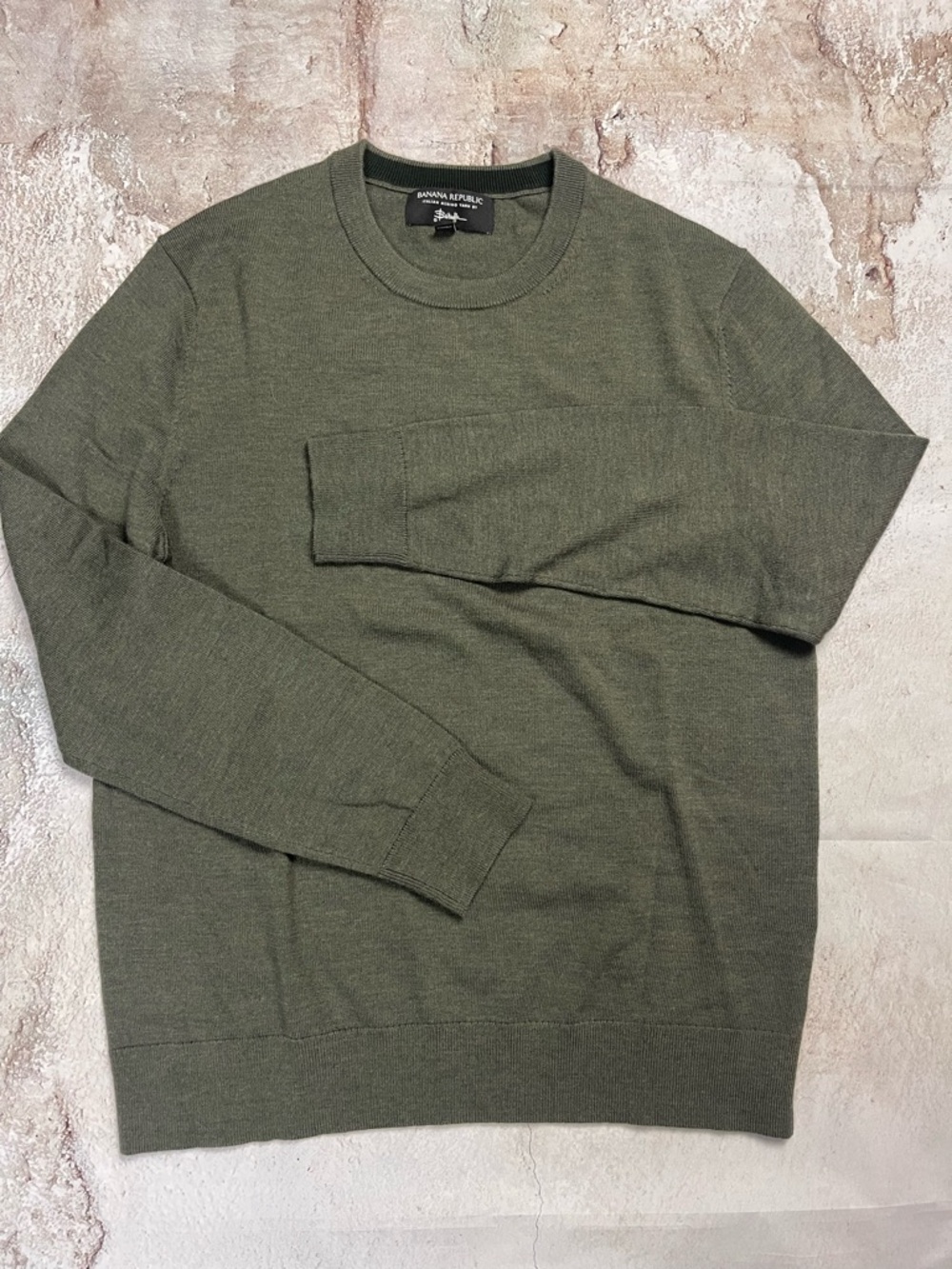 Banana Republic Men’s Olive Green Crewneck Sweater